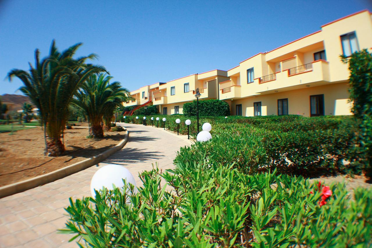 Desusino Residence & Hotel Butera Exteriör bild